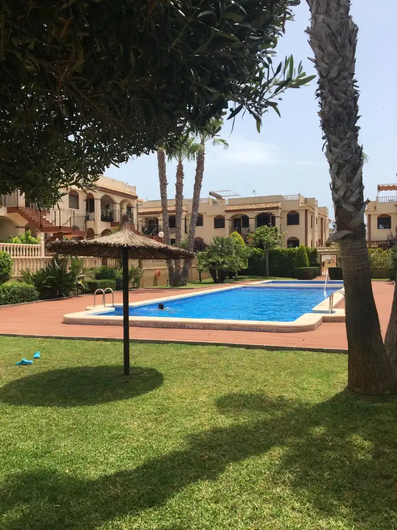 Schwimmbecken von Dachboden zur Miete in Torrevieja mit Terrasse, Möbliert und Ofen