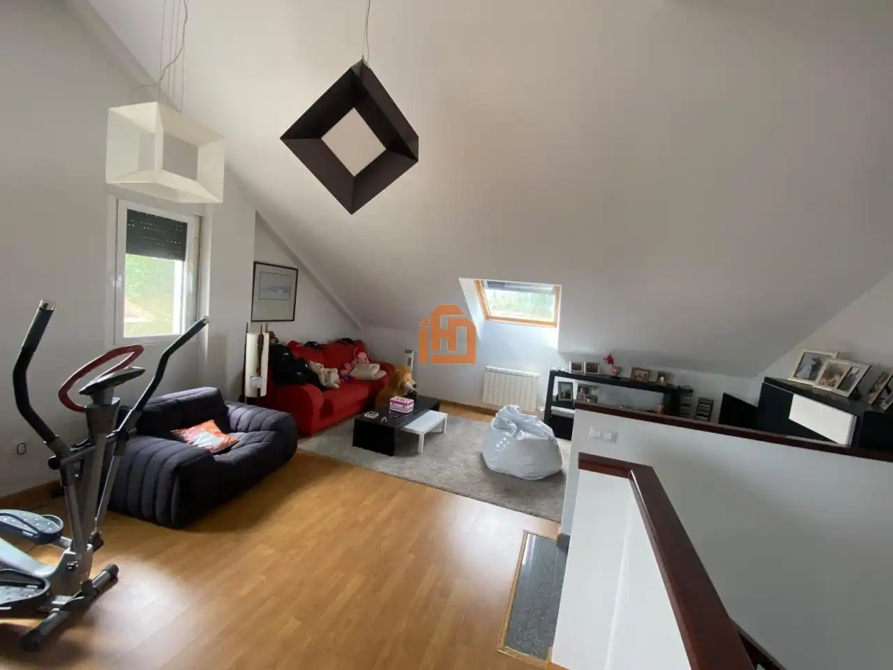 Sala de estar de Casa adosada en venta en San Andrés del Rabanedo con Calefacción, Jardín privado y Trastero