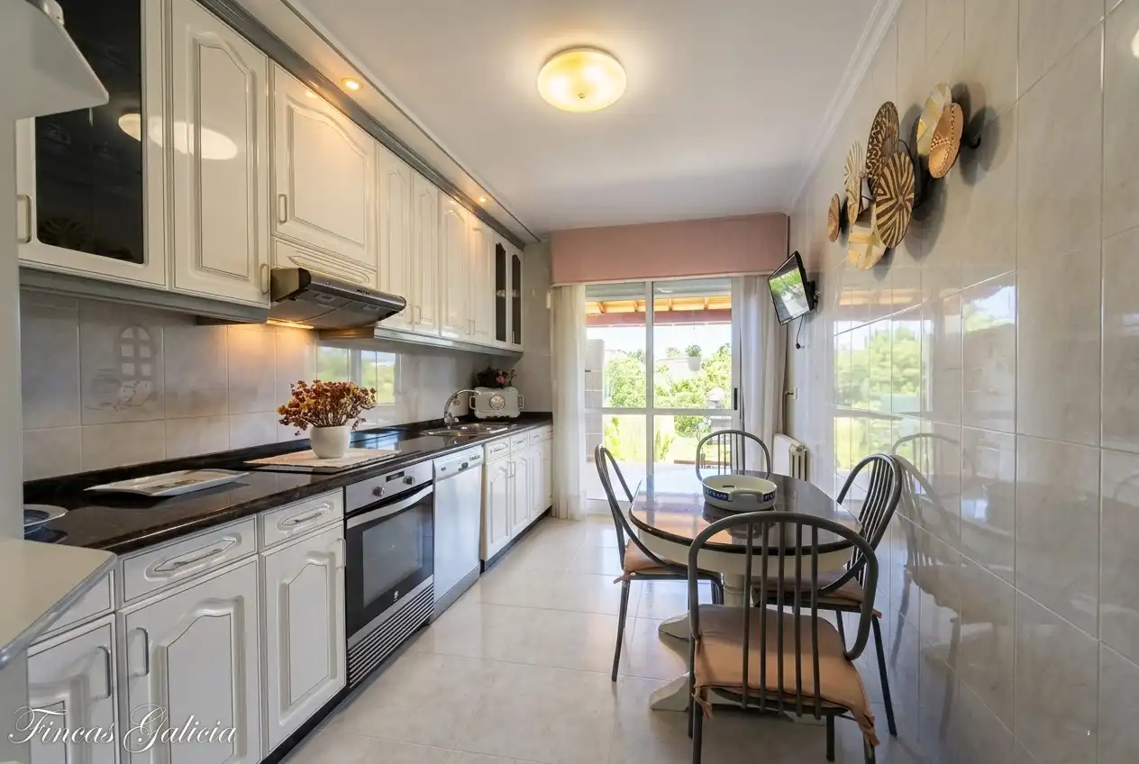 Cocina de Casa adosada en venta en Verín con Calefacción, Jardín privado y Terraza