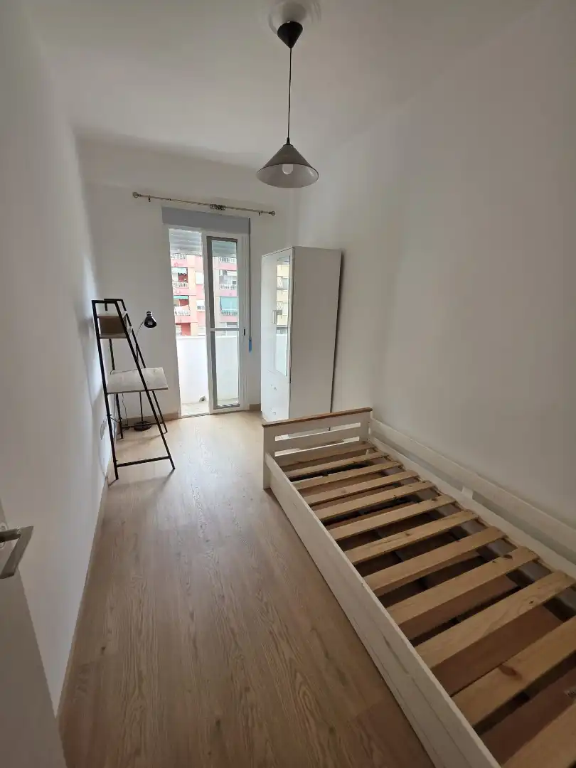 Bedroom of Flat for rent in Valencia  with Air Conditioner, Furnished and Oven