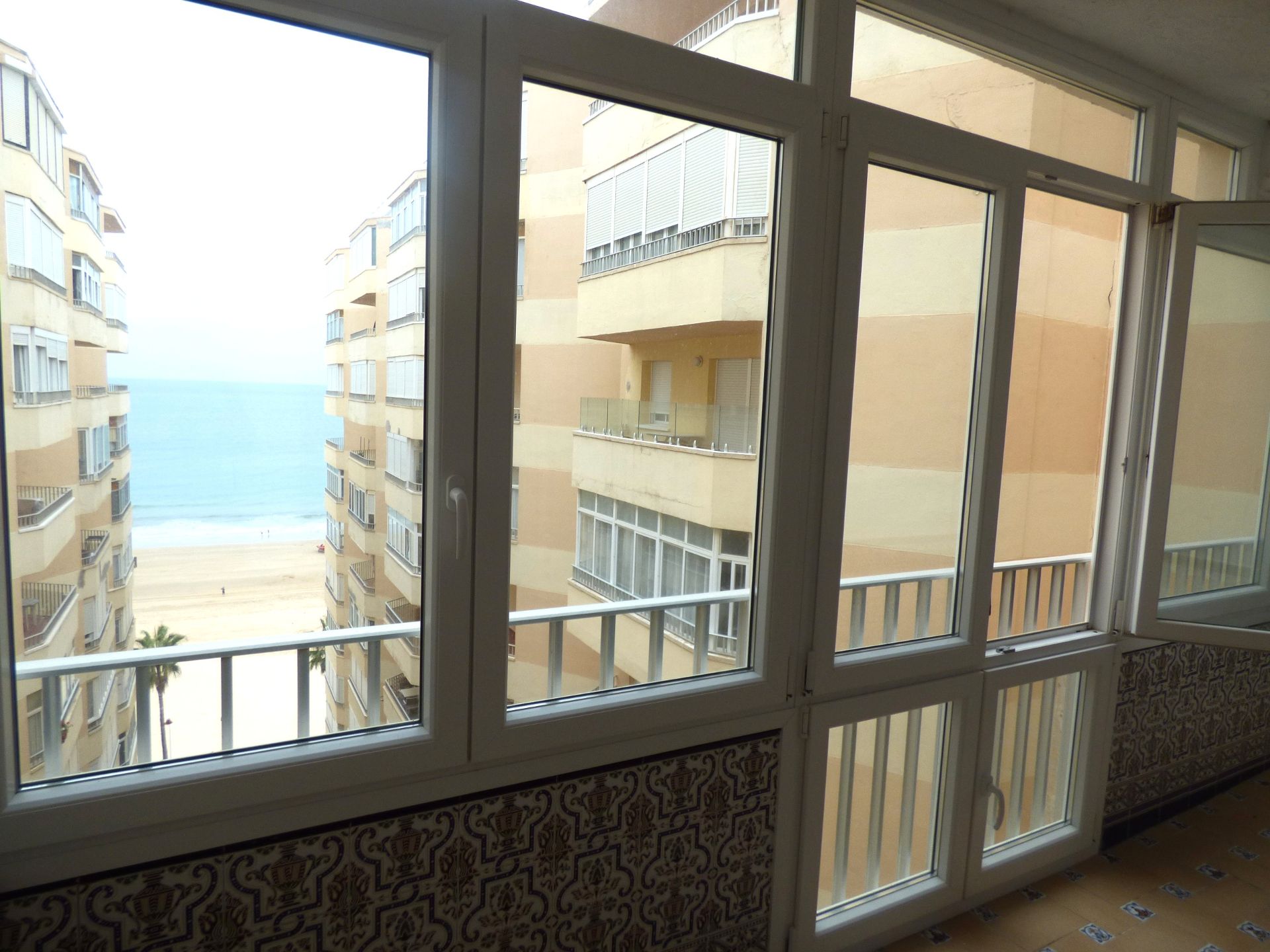 Dormitori de Pis en venda en  Cádiz Capital amb Terrassa