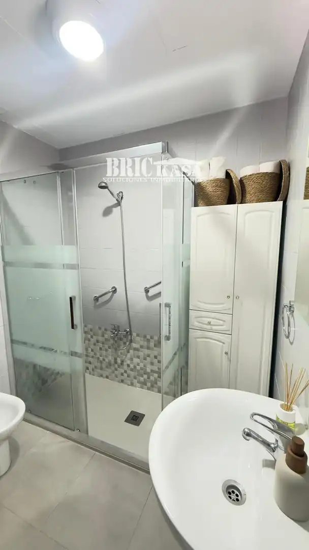 Bathroom of Flat for rent in Cáceres  with Air Conditioner, Heating and Terrace