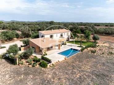 House with pool for sale in Llucmajor pueblo