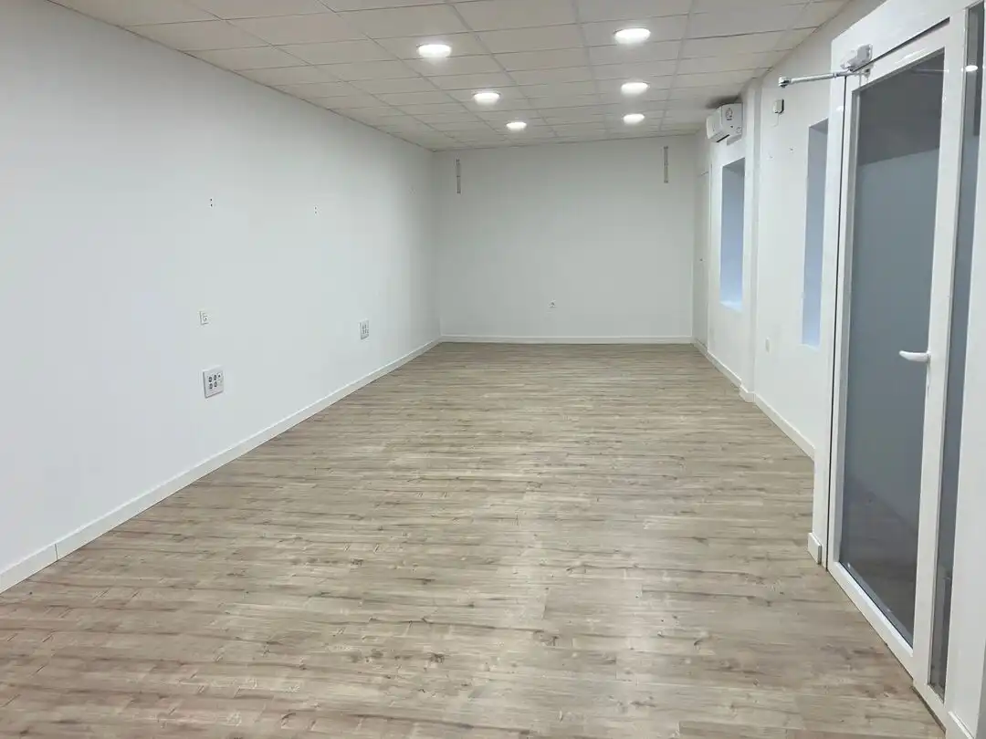 Local en venta en Esquivias con Aire acondicionado