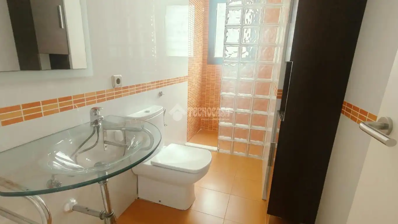 Baño de Piso en venta en La Rinconada con Aire acondicionado