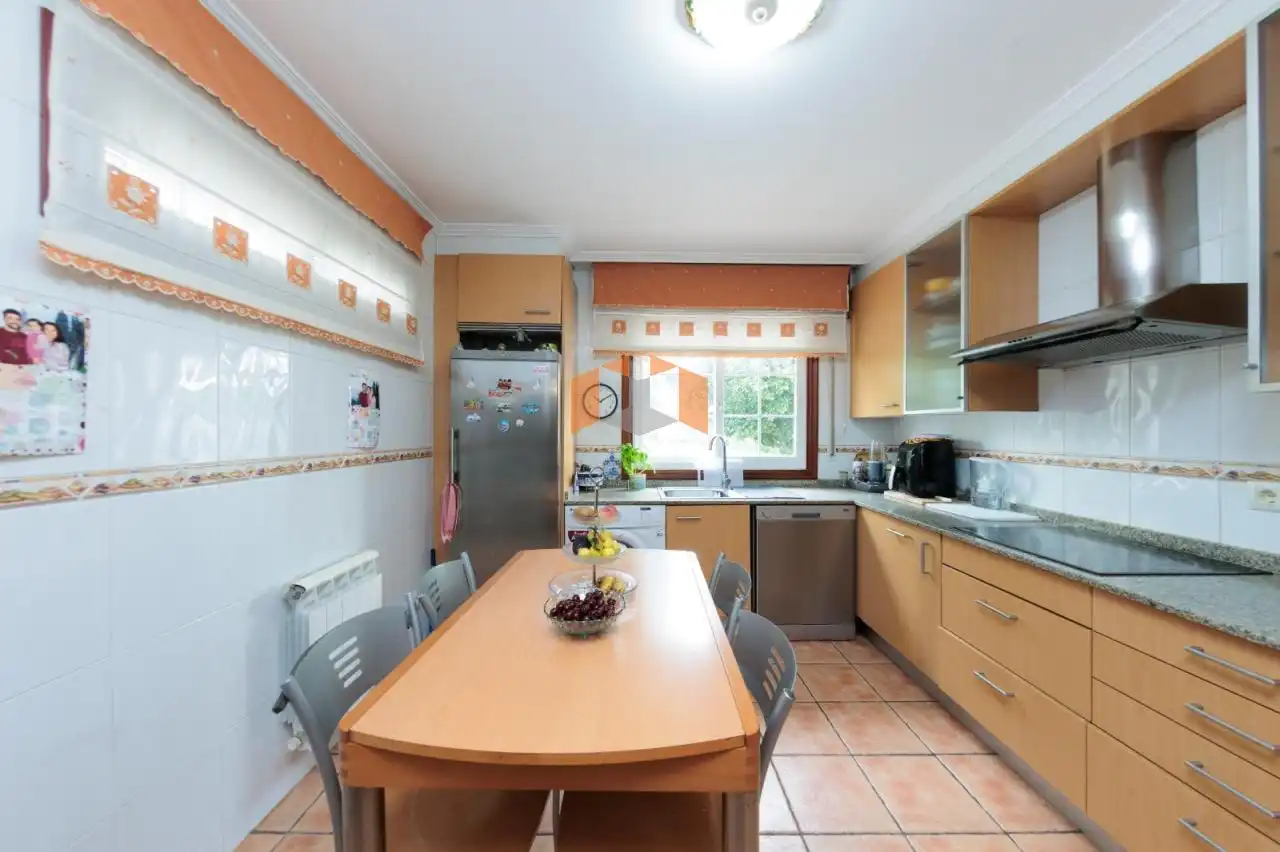 Kitchen of Houses for sale in Vigo   with Heating, Private garden and Parquet flooring