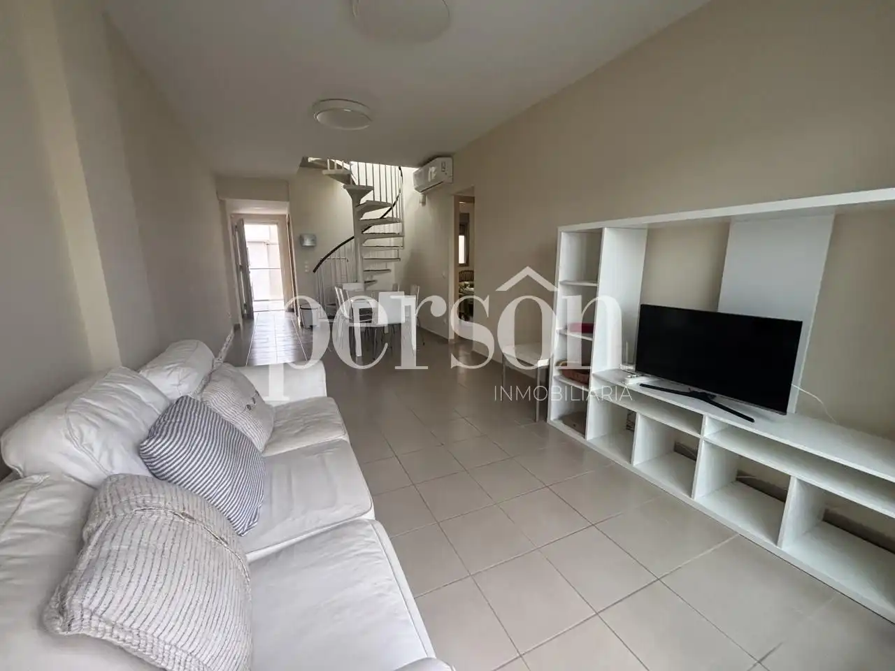 Maisonette zur Miete in Almenara mit Klimaanlage, Terrasse und Abstellraum