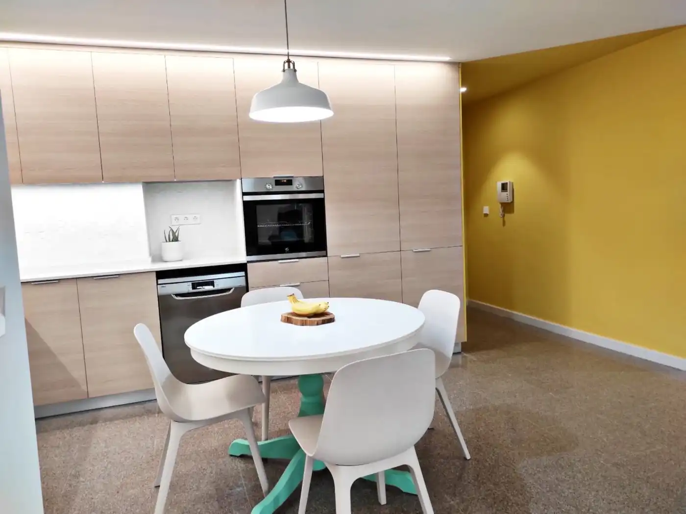 Flat to rent in Calle CAMILO FLAMMARION, imagen 2