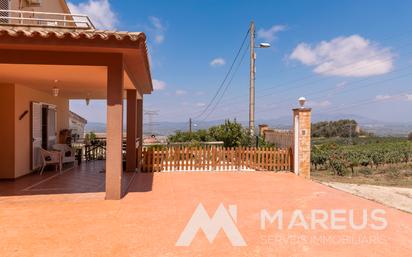 Vista exterior de Casa o xalet en venda en Subirats amb Aire condicionat, Terrassa i Piscina