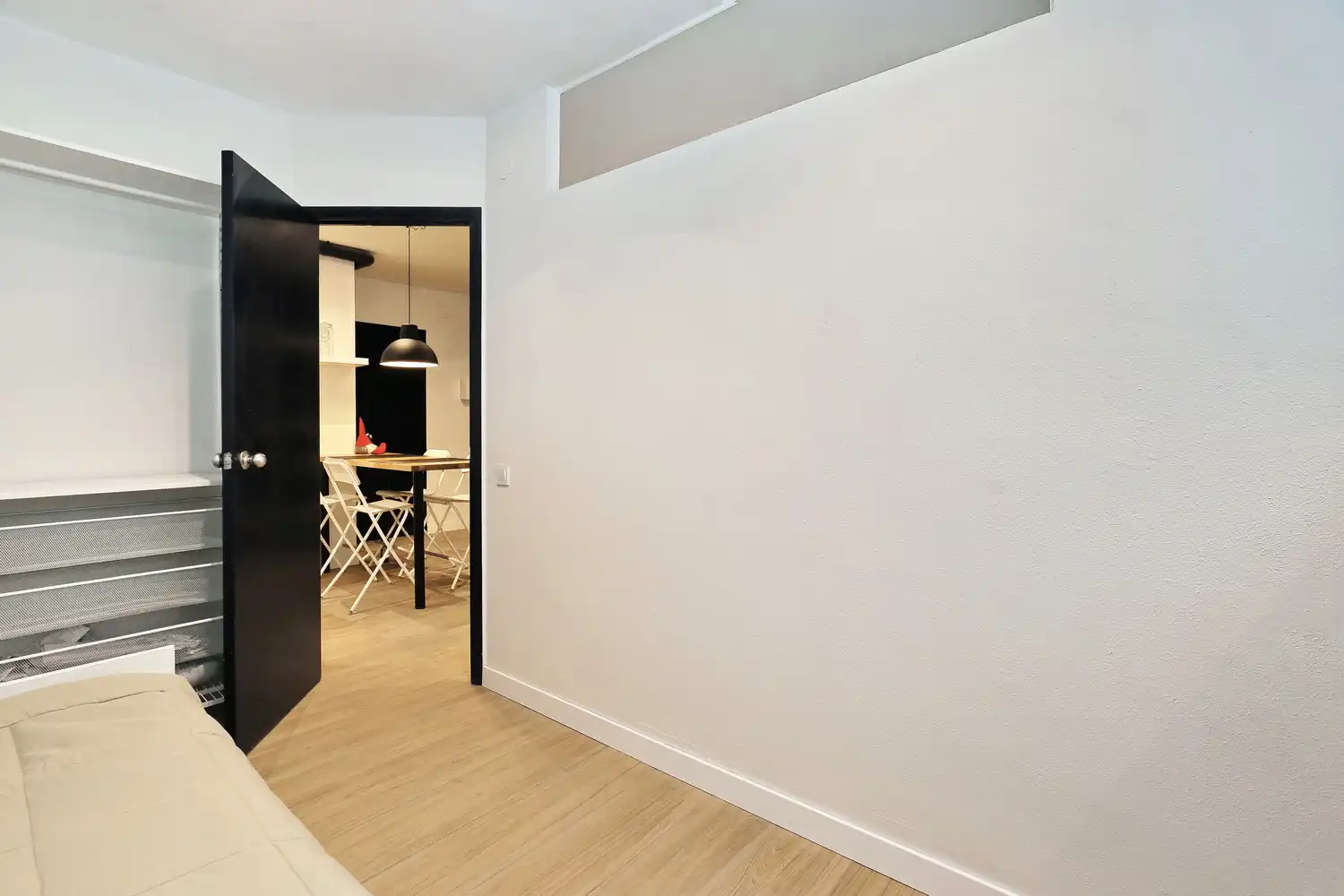 Wohnung zum Verkauf in Barcelona mit Klimaanlage, Heizung und Möbliert