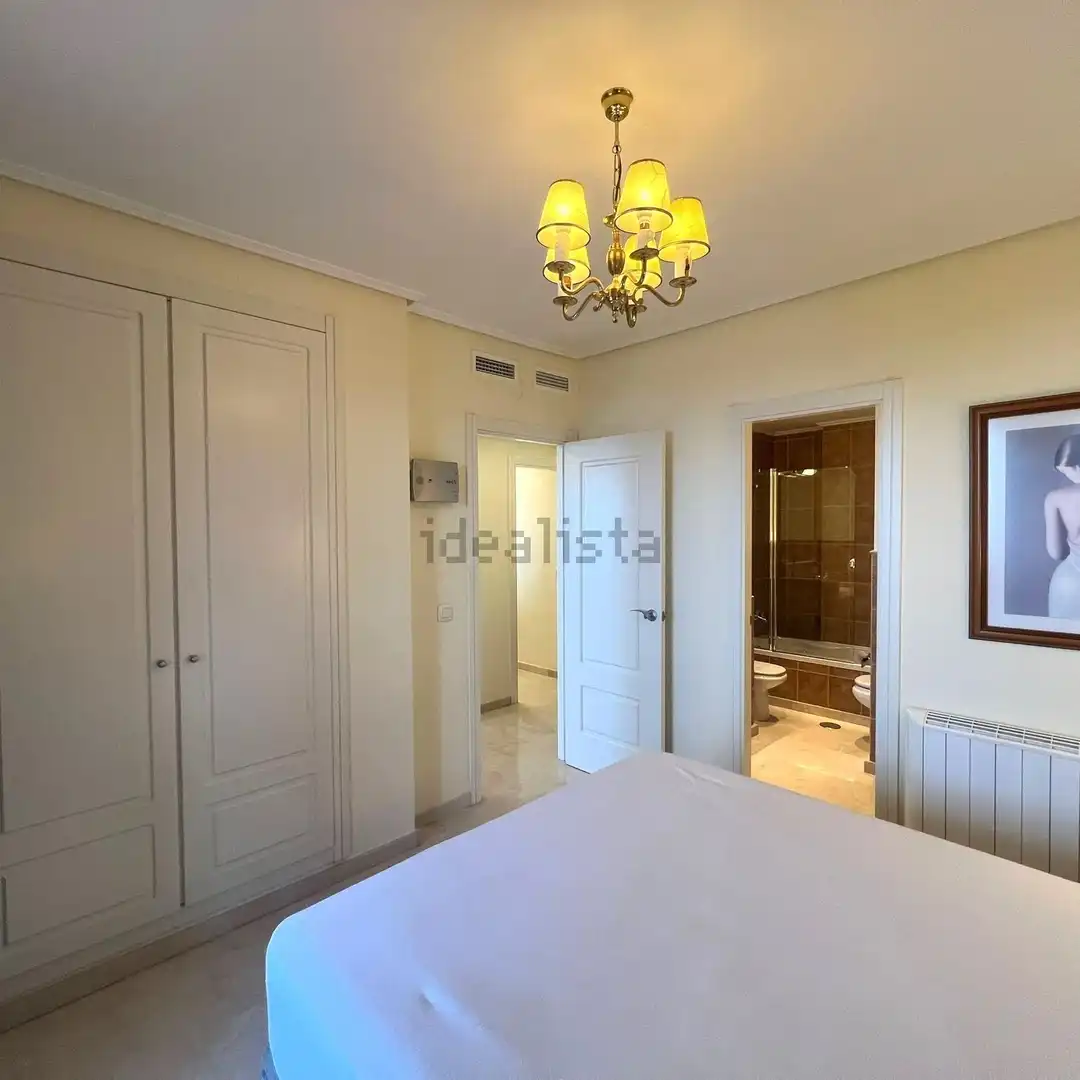 Habitación de Apartamento en venta en Finestrat con Aire acondicionado, Terraza y Piscina comunitaria
