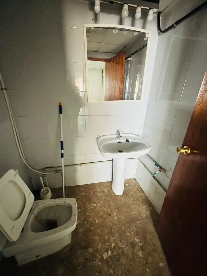 Bany de Local en venda en Huétor Tájar
