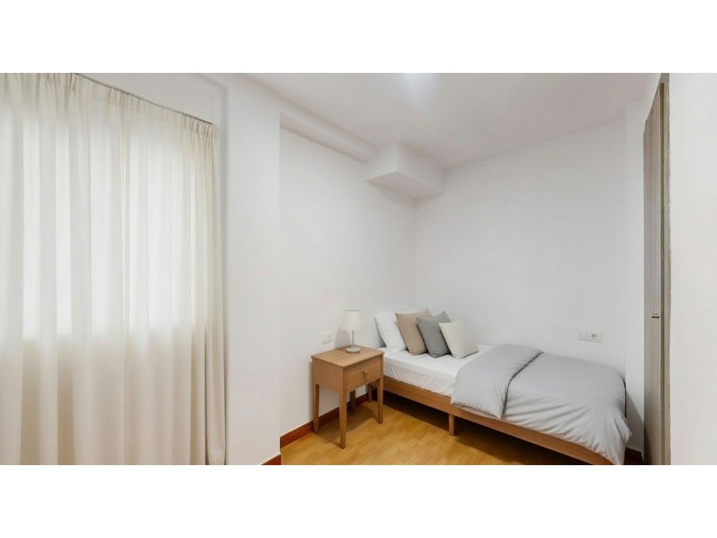 Bedroom of Flat for sale in Xirivella  with Oven, Washing machine and Balcony