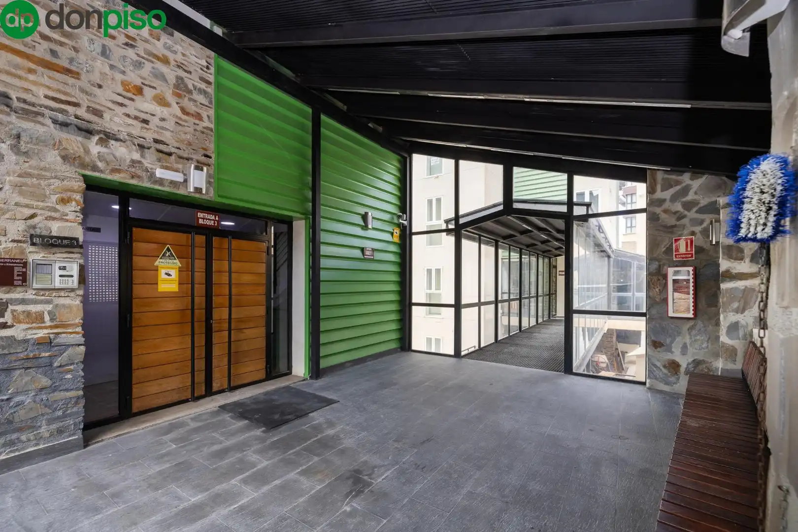 Vista exterior de Piso en venta en Sierra Nevada con Piscina comunitaria