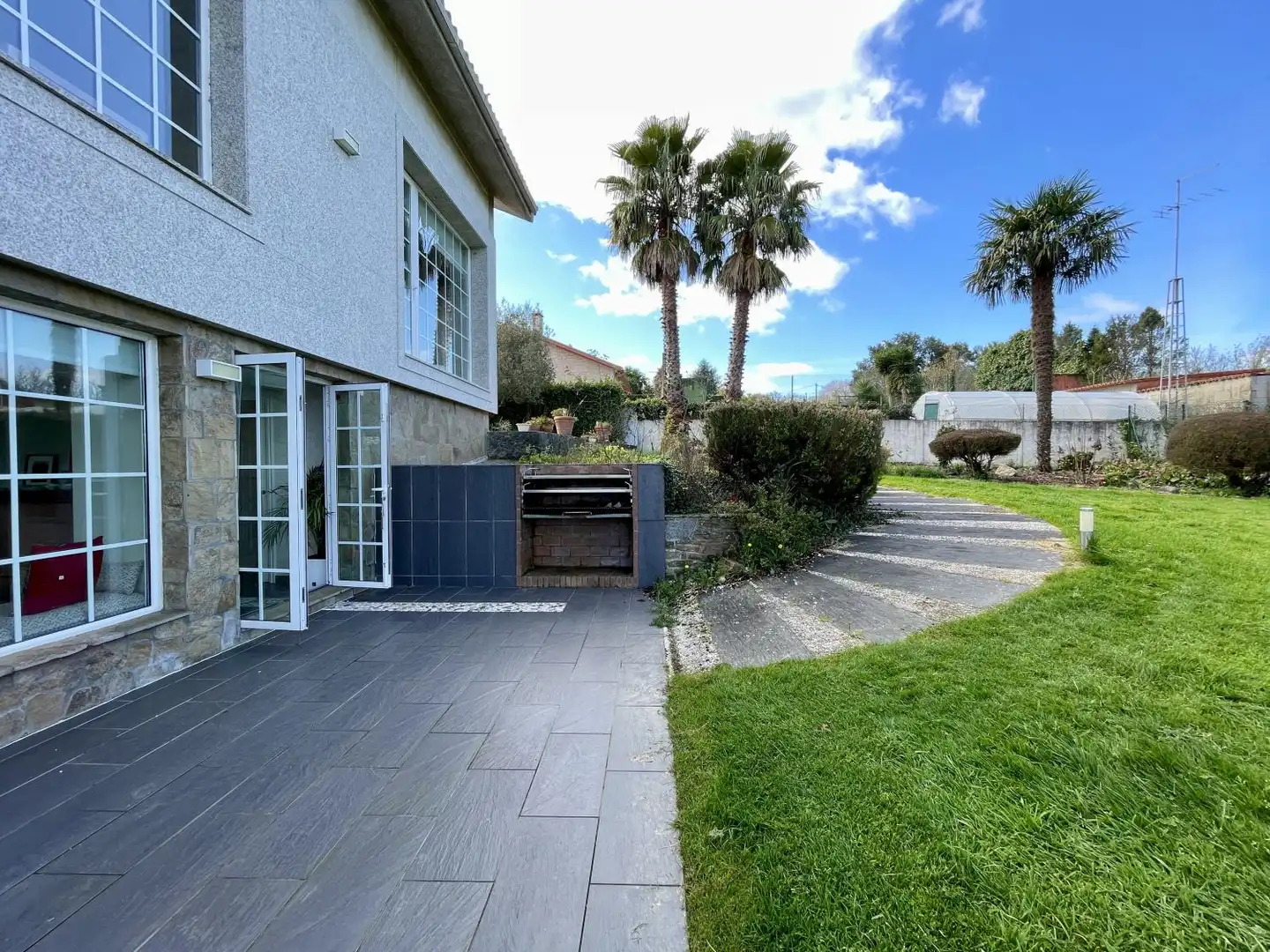Garden of Houses for sale in Cambre   with Heating