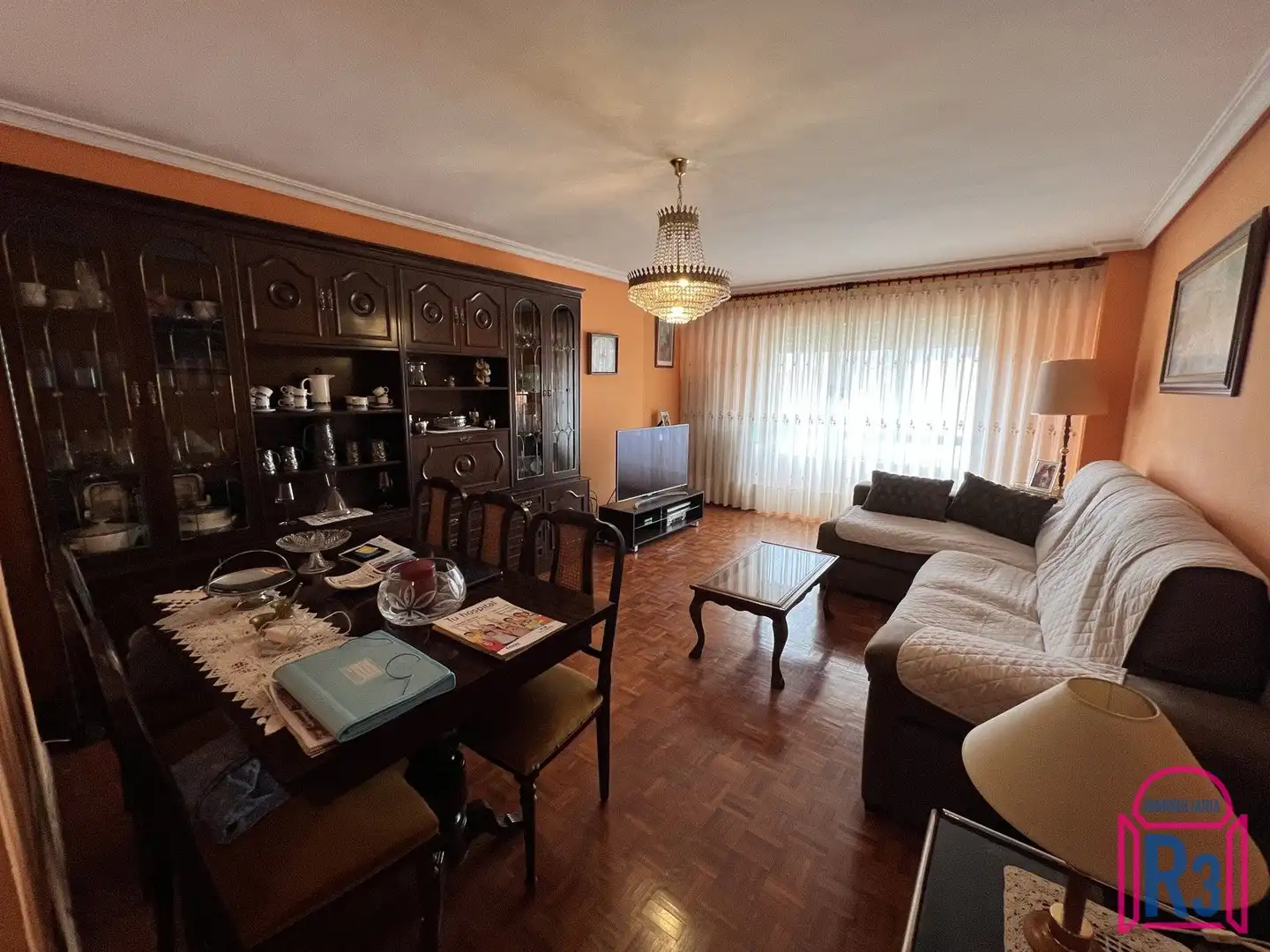 Sala de estar de Piso en venta en León Capital  con Calefacción y Terraza