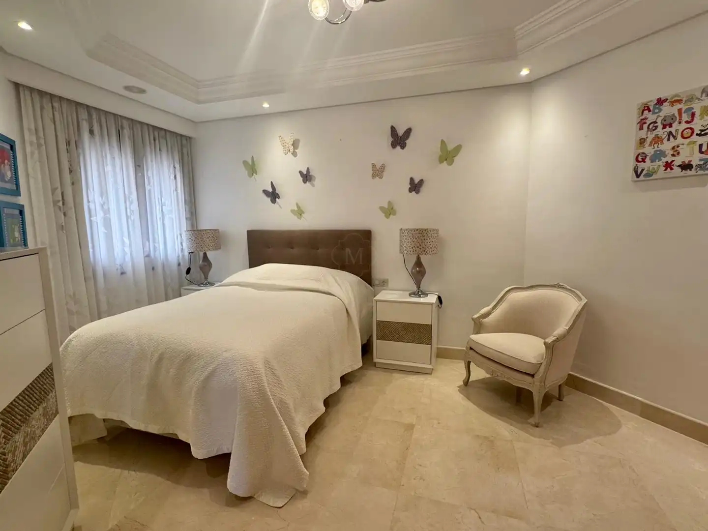 Habitación de Apartamento en venta en Estepona con Aire acondicionado, Terraza y Piscina