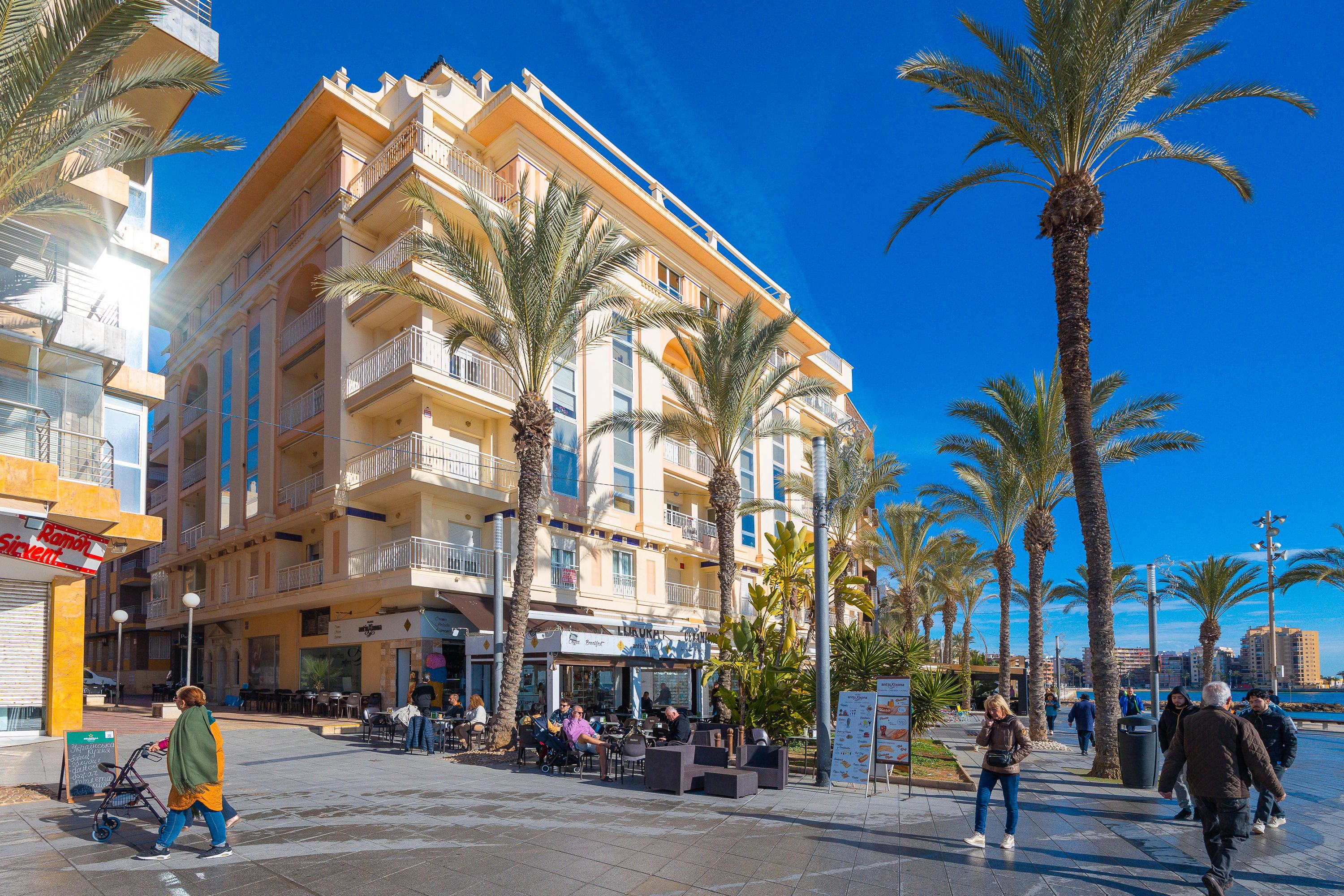 Vista exterior de Apartament en venda en Torrevieja amb Aire condicionat, Calefacció i Terrassa