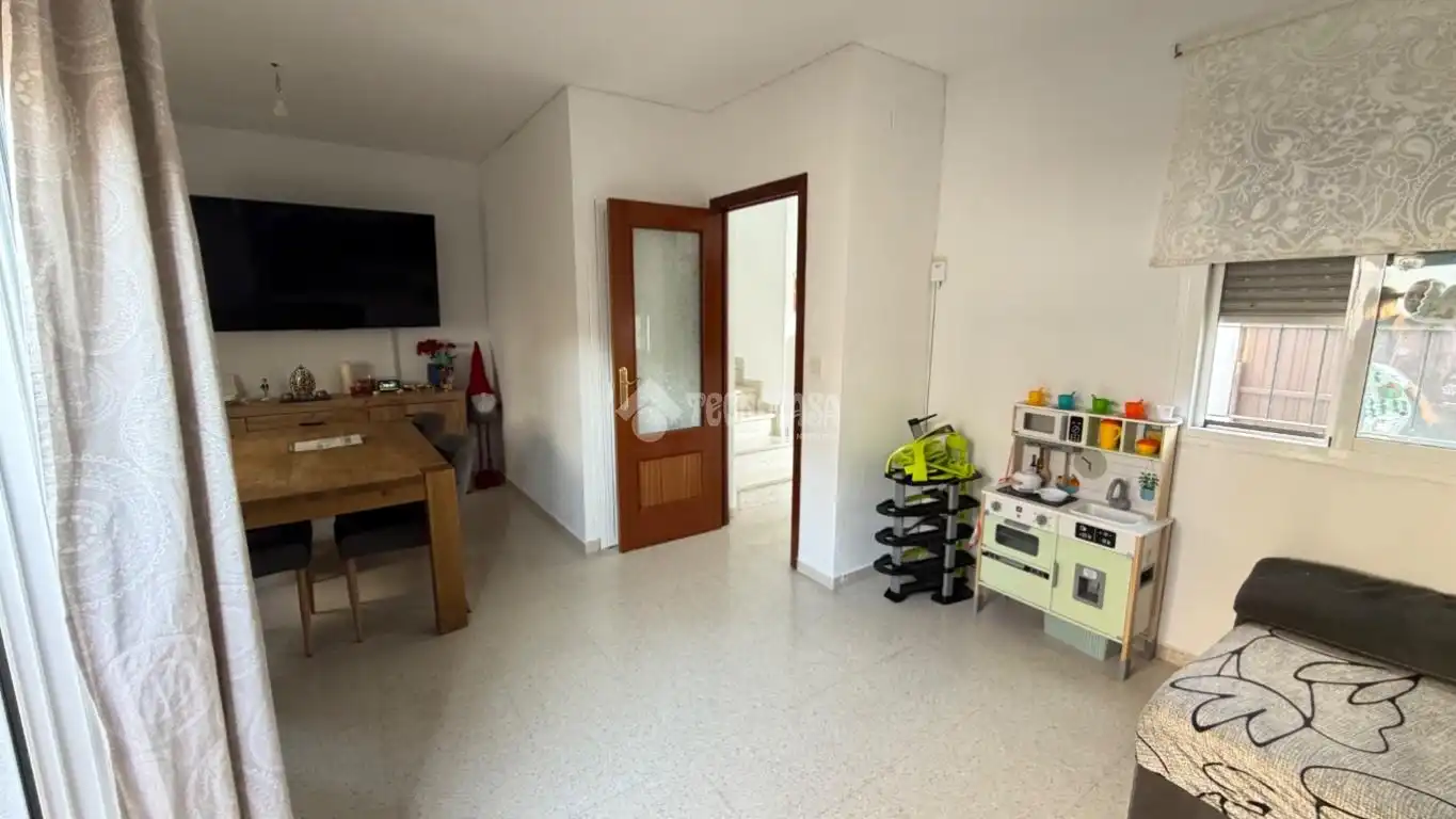 Casa aparellada en venda a Albaida del Aljarafe, imagen 7