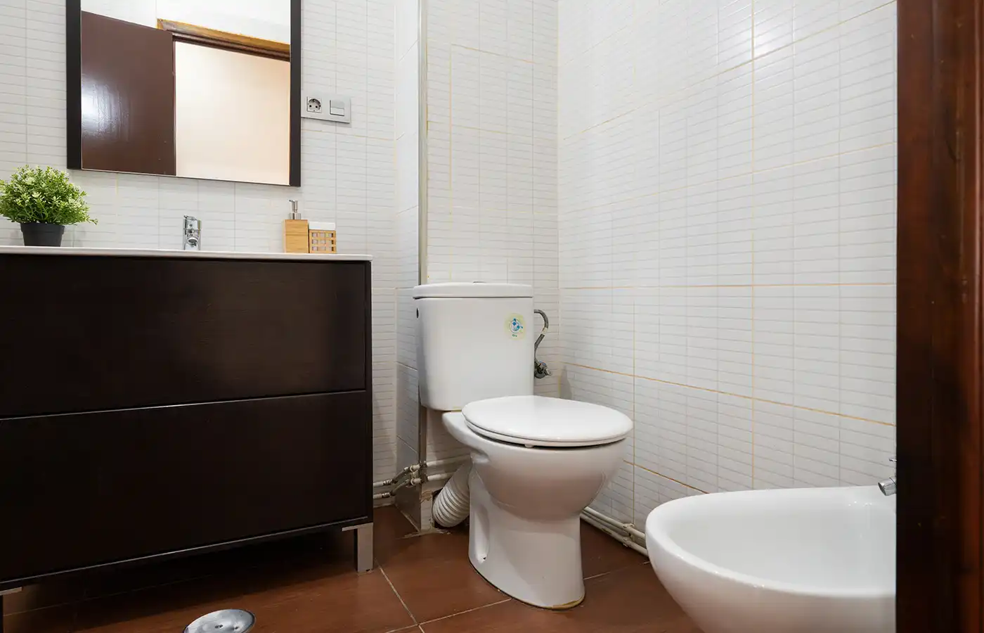 Badezimmer von Wohnung zum Verkauf in Oleiros mit Terrasse, Abstellraum und Mikrowelle