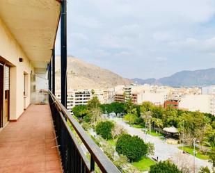 Vista exterior de Àtic en venda en Orihuela amb Aire condicionat, Calefacció i Terrassa