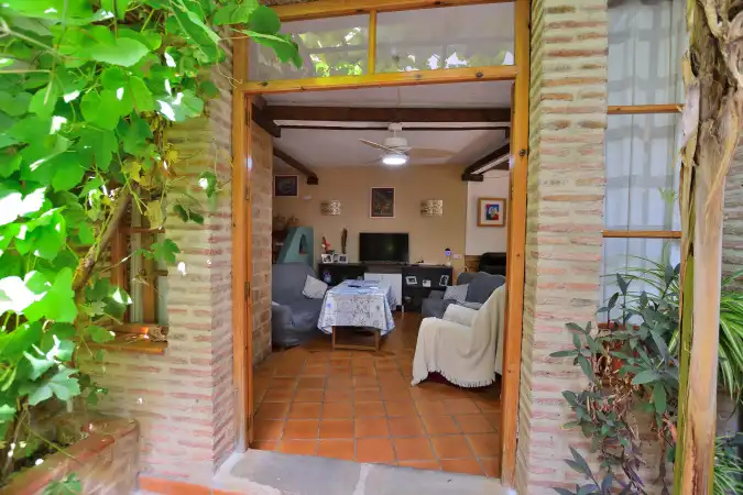 Casa adosada en venta en Benaoján con Calefacción, Terraza y Jacuzzi