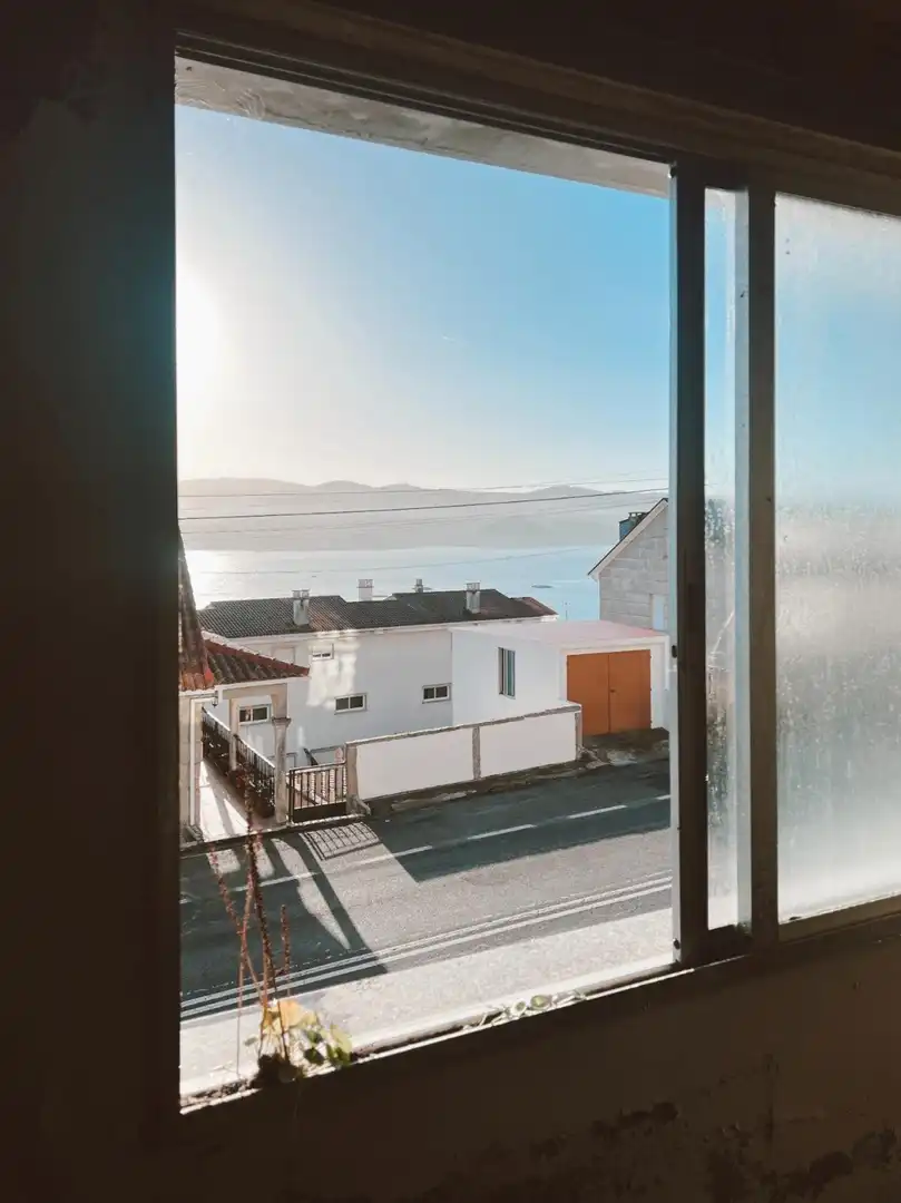 Vista exterior de Edificio en venta en Sanxenxo