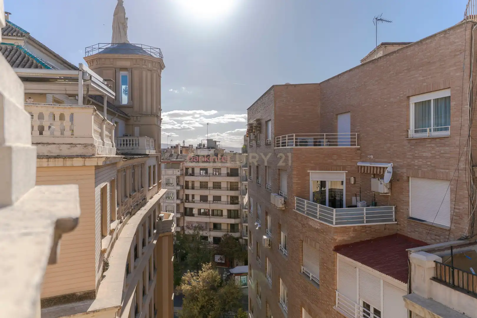 Vista exterior de Apartamento en venta en Granada con Aire acondicionado, Horno y Microondas