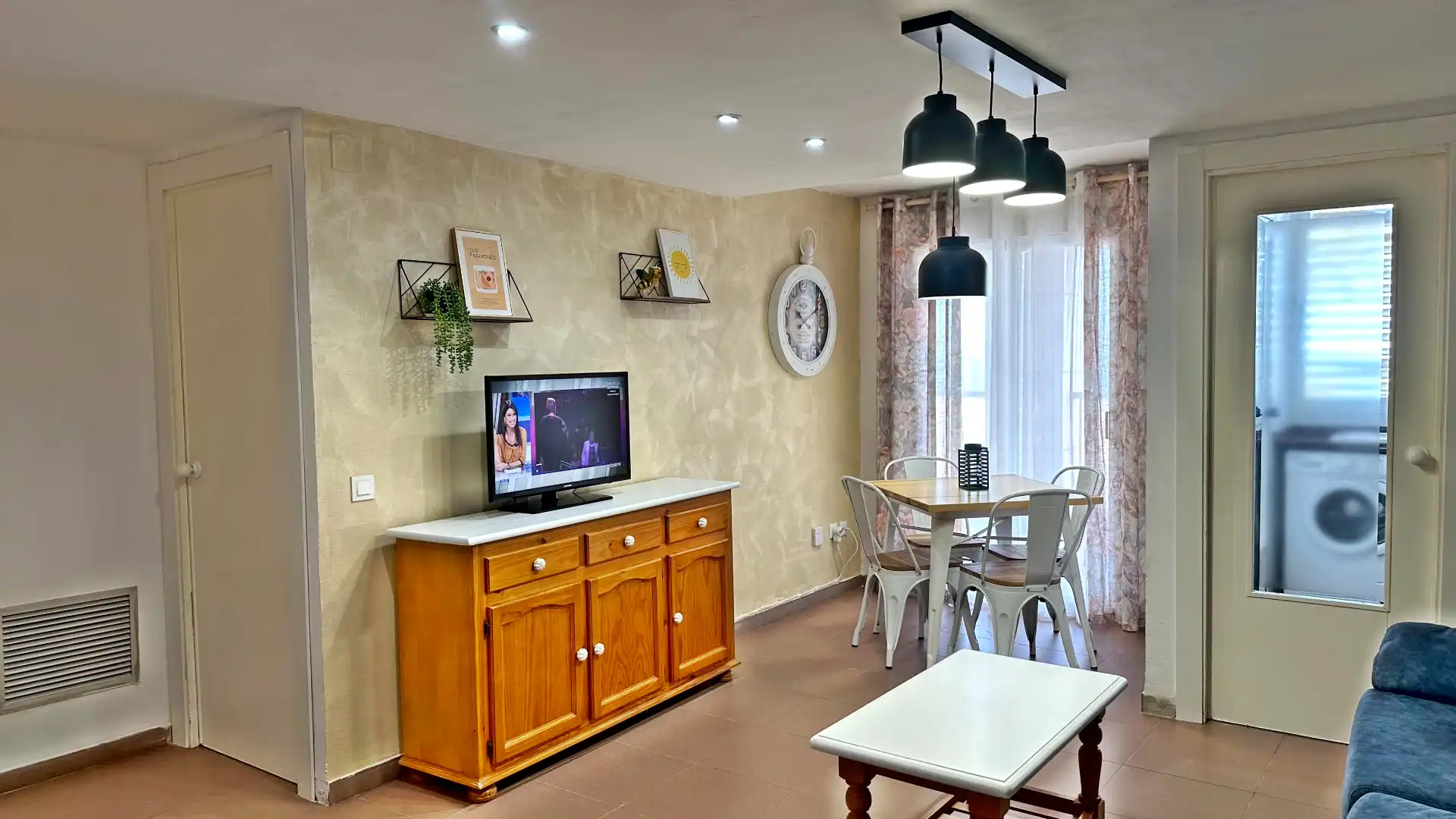 Sala d'estar de Apartament de lloguer en Gandia amb Aire condicionat, Calefacció i Parquet