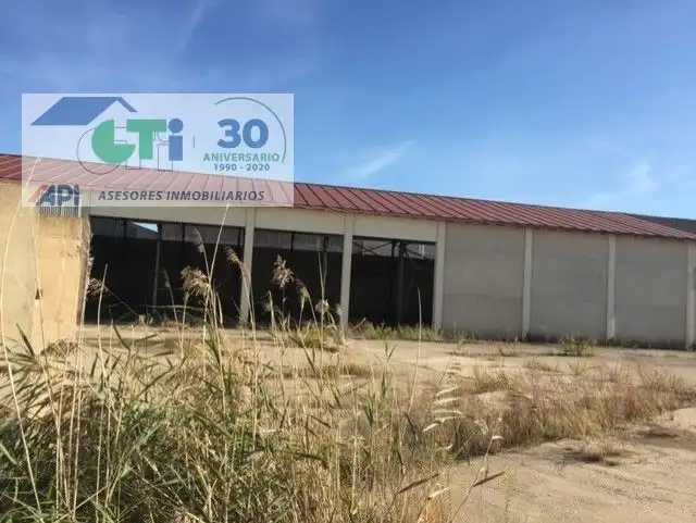 Außenansicht von Fabrikhallen zum Verkauf in Alcañiz