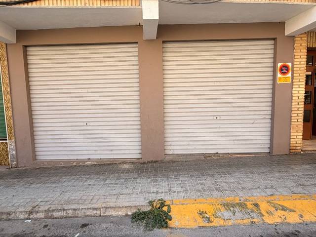 Local comercial en Alquiler en Avinguda de la Constitució en Centro
