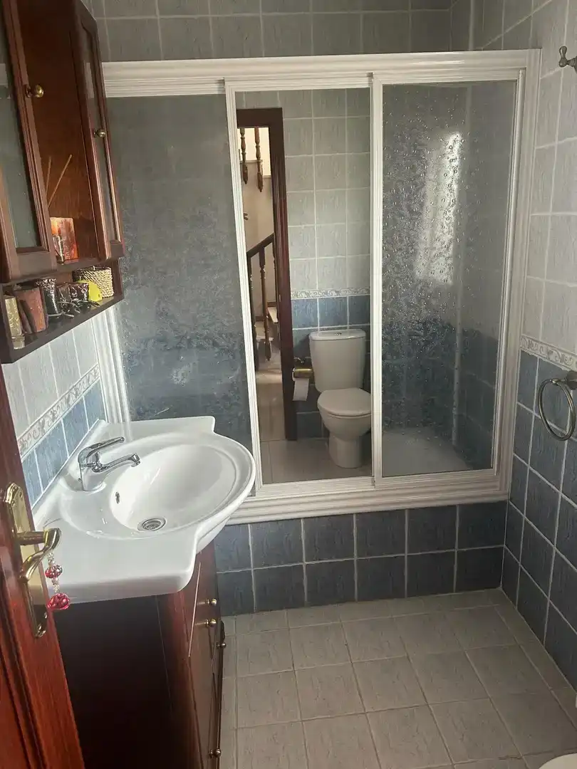 Bany de Casa adosada en venda en Peligros amb Aire condicionat i Balcó