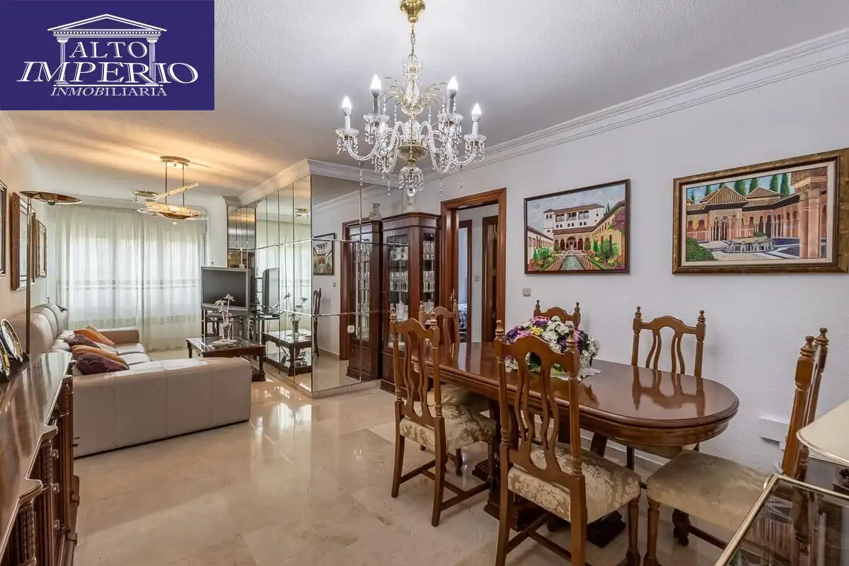 Piso con ascensor en venta en Calle ARQUITECTO JIMENEZ LACAL, imagen 2