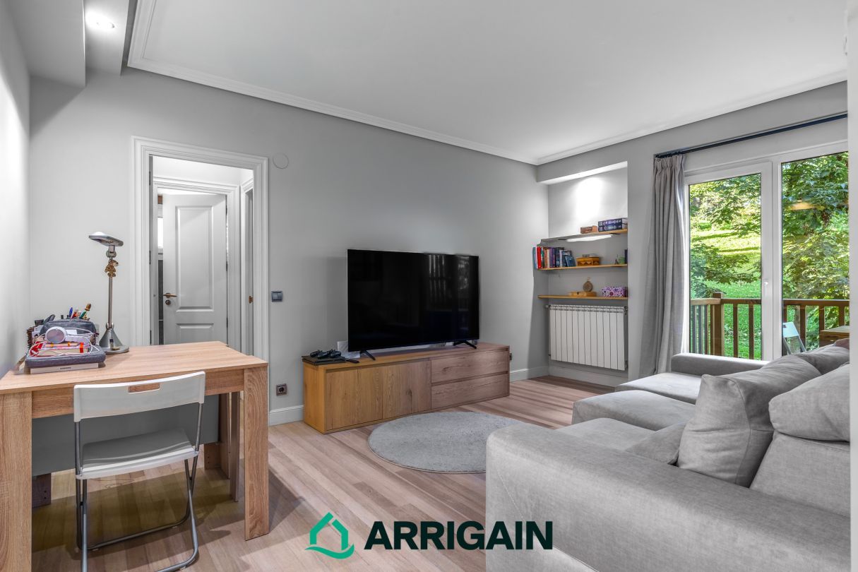 Dormitori de Pis en venda en Donostia - San Sebastián  amb Calefacció i Terrassa