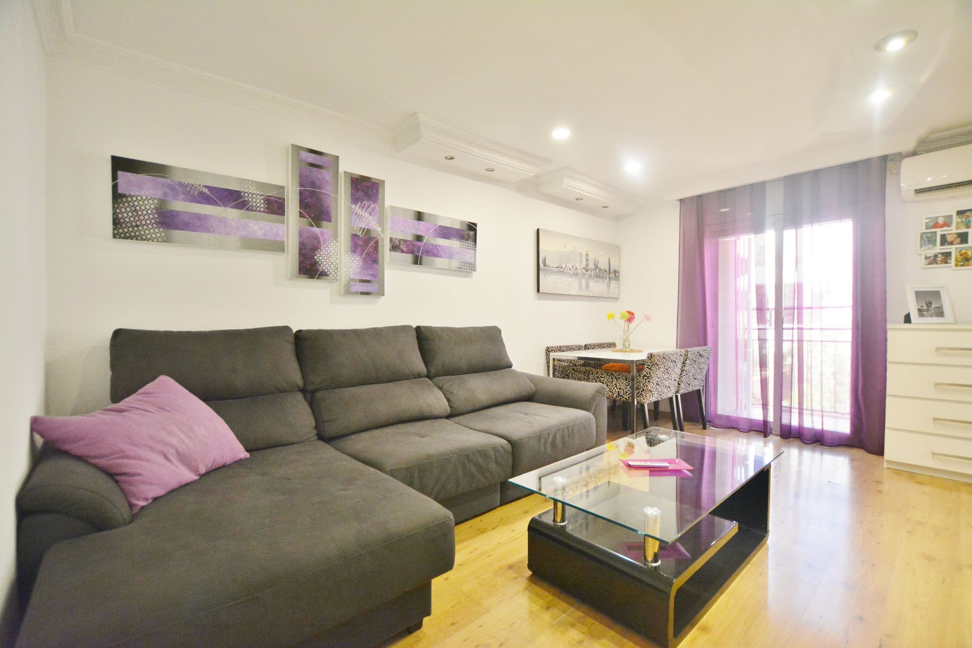 Living room of Flat for sale in Santa Coloma de Gramenet  with Air Conditioner and Terrace