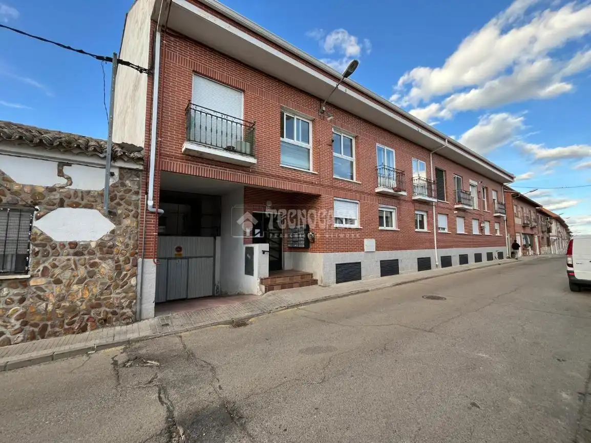 Vista exterior de Pis en venda en El Casar amb Calefacció