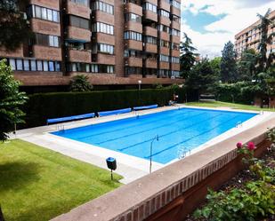 Swimming pool of Flat to rent in  Madrid Capital  with Air Conditioner, Terrace and Swimming Pool