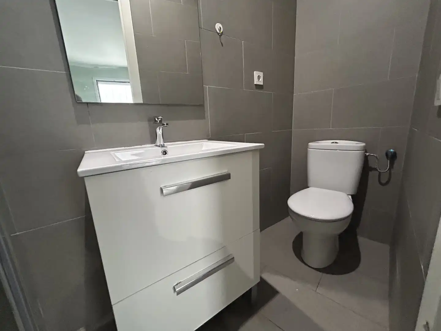 Badezimmer von Dachboden zum Verkauf in Badalona mit Klimaanlage, Heizung und Terrasse