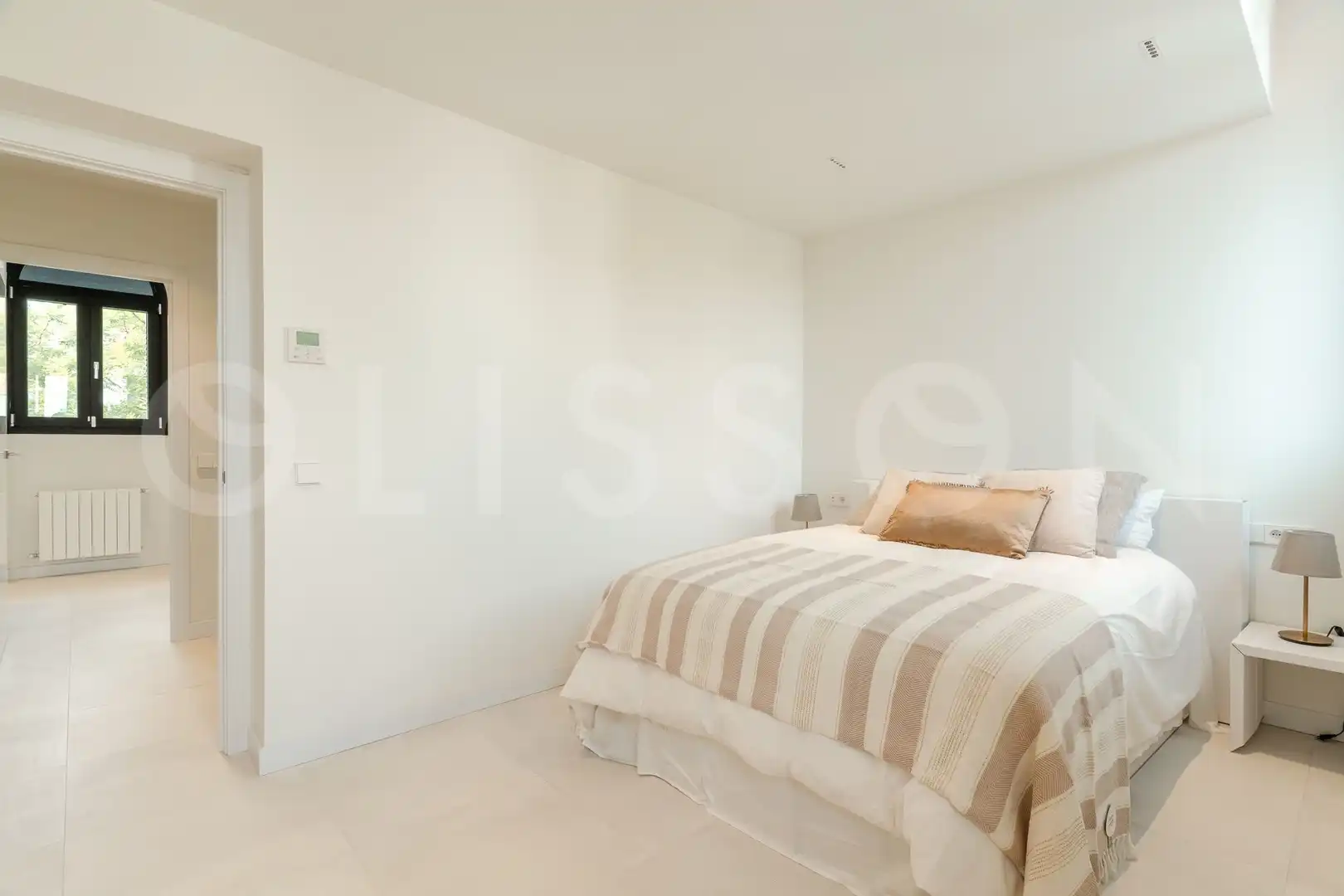 Bedroom of Houses for sale in Madrid  with Air Conditioner, Heating and Private garden