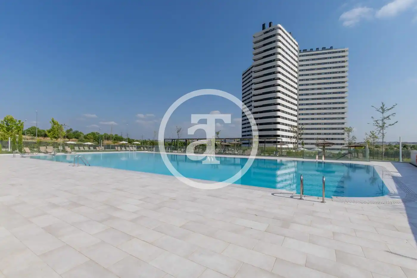Schwimmbecken von Wohnung zur Miete in Alcobendas mit Klimaanlage, Heizung und Möbliert