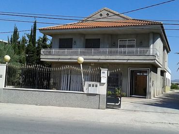 Xalet amb balcó en venda a Beniel