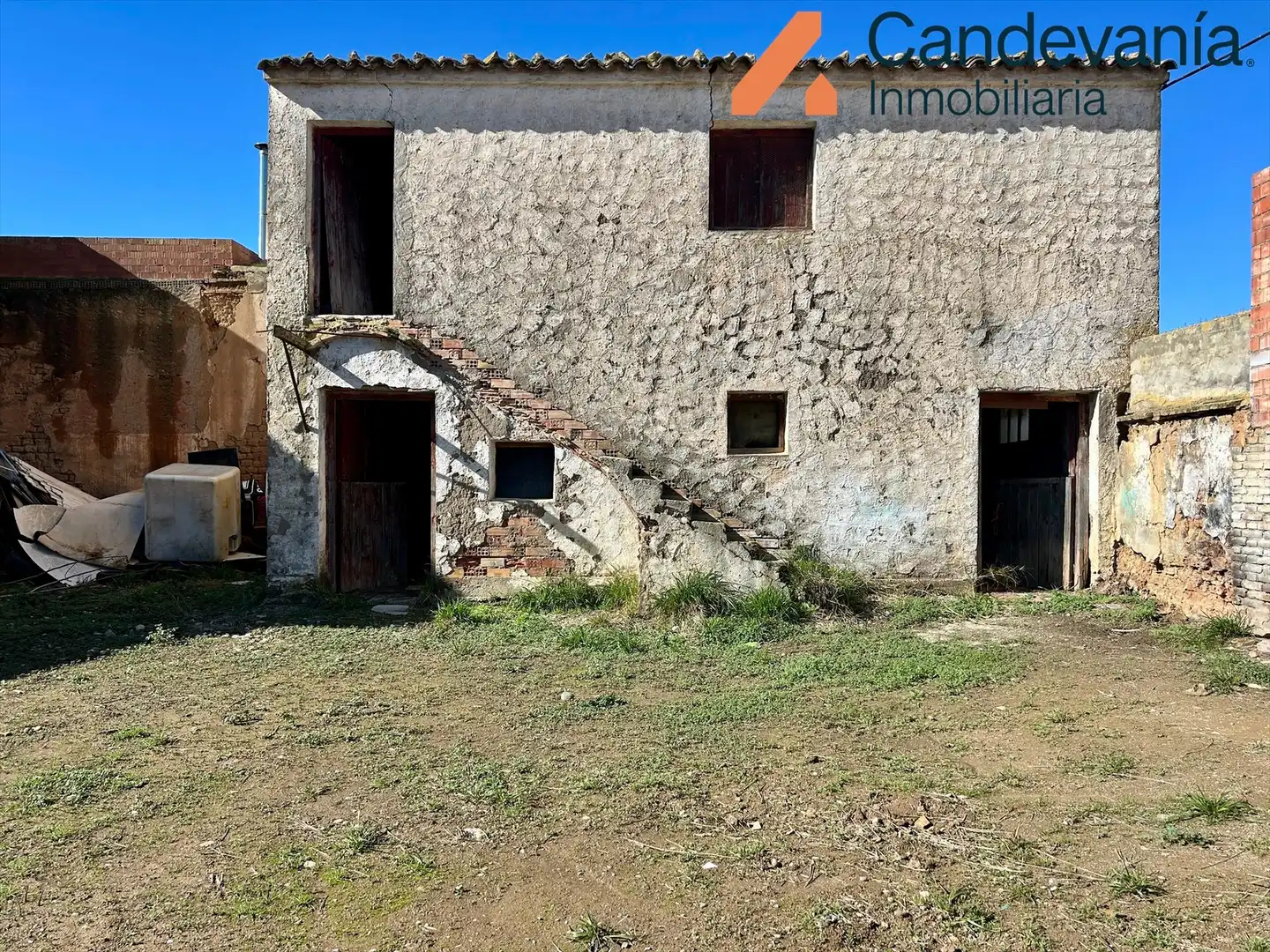Casa o xalet en venda en Zuera amb Jardí privat