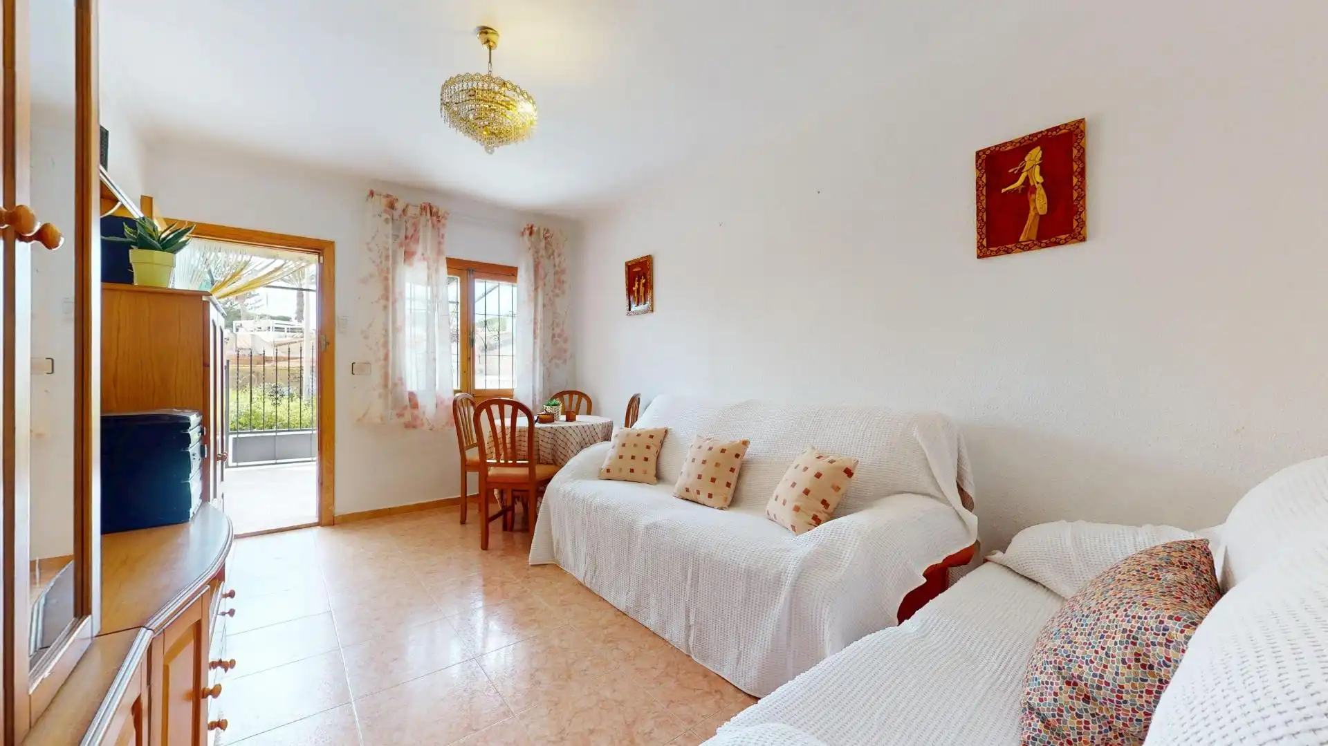 Sala d'estar de Casa adosada en venda en San Pedro del Pinatar amb Jardí privat, Terrassa i Moblat