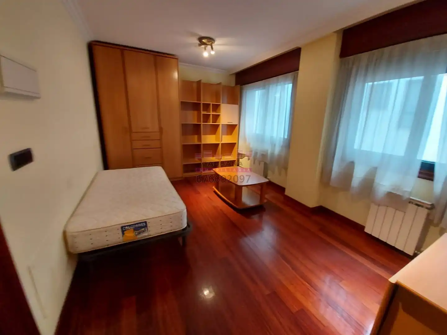 Study for rent in Avenida da Hispanidade, 48, O Castro