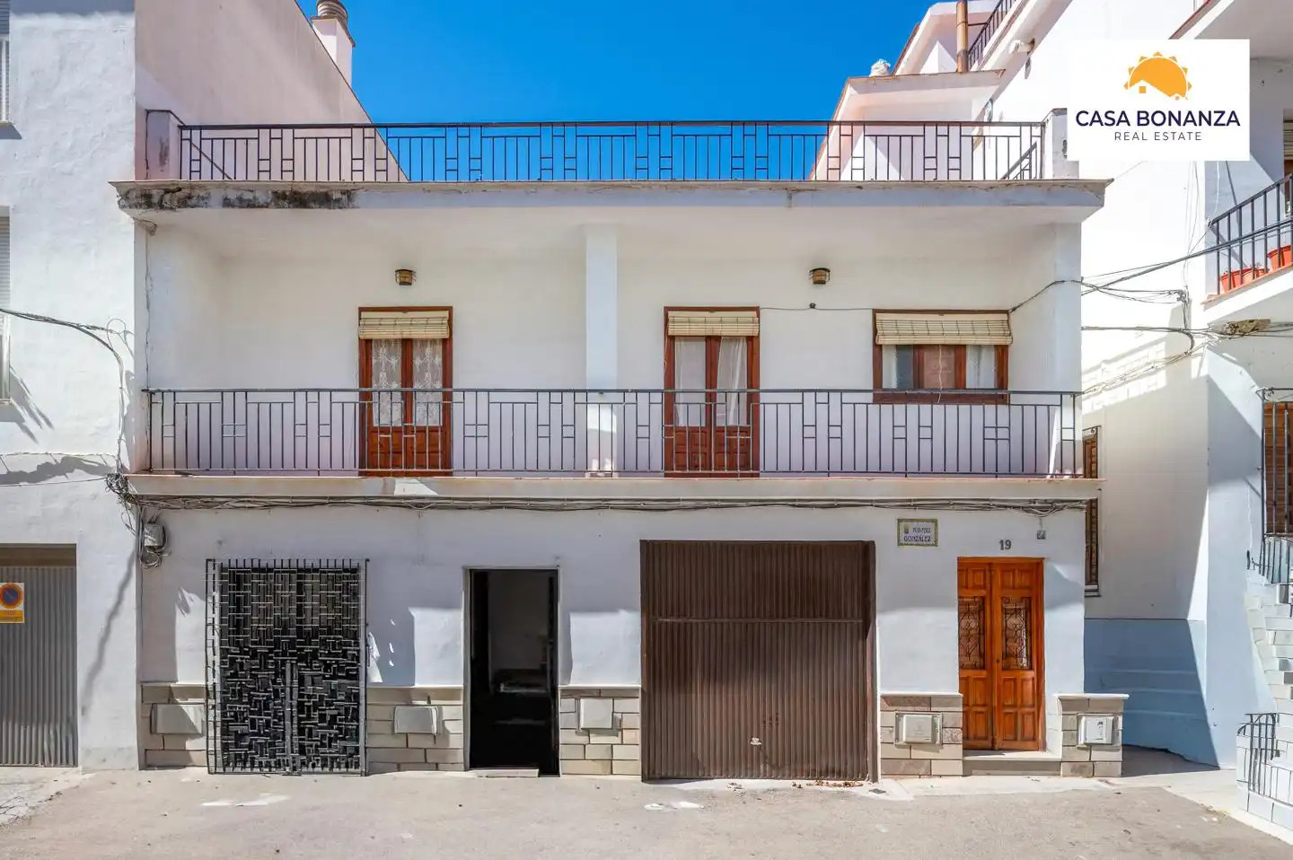 Exterior view of Houses for sale in Jete  with Private garden and Furnished