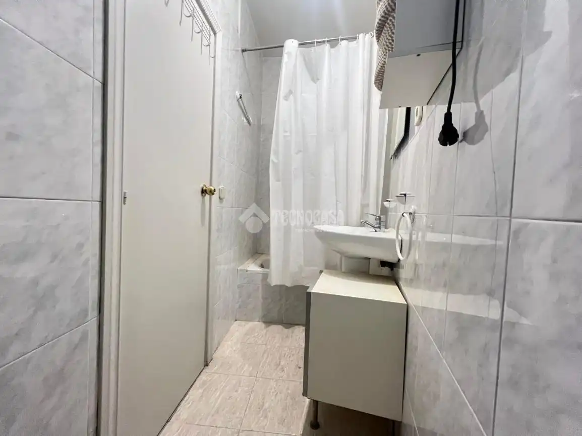 Bathroom of Flat for sale in Madrid  with Heating