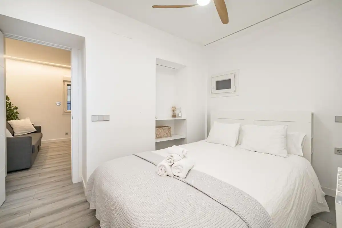 Dormitori de Planta baixa en venda en Madrid amb Aire condicionat, Calefacció i Moblat