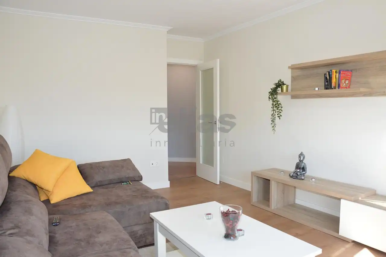 Living room of Flat for sale in Camariñas  with Storage room, Furnished and Balcony