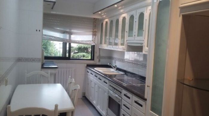 Cuina de Pis de lloguer en Ourense Capital  amb Parquet i Terrassa