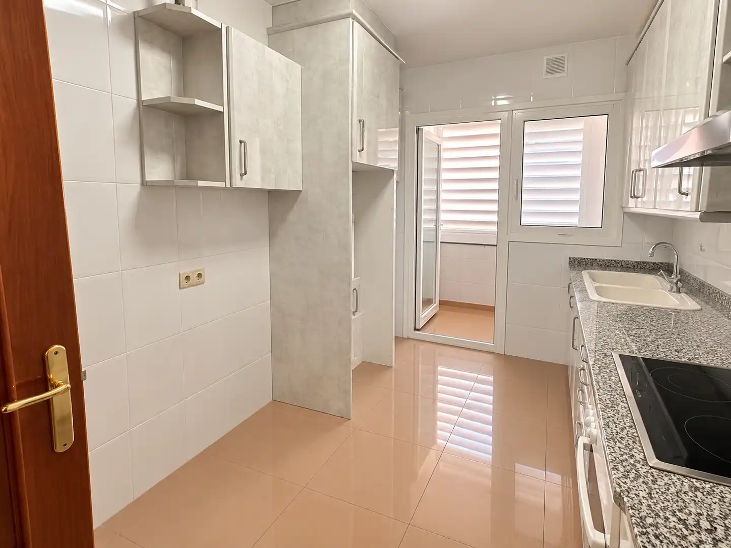 Cocina de Piso de alquiler en El Masnou con Aire acondicionado, Calefacción y Amueblado